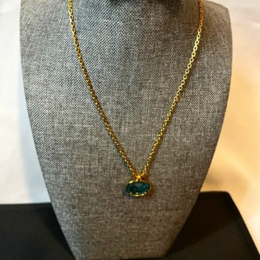 Fifth Avenue Collection, "Discover December Necklace and Earring Set
